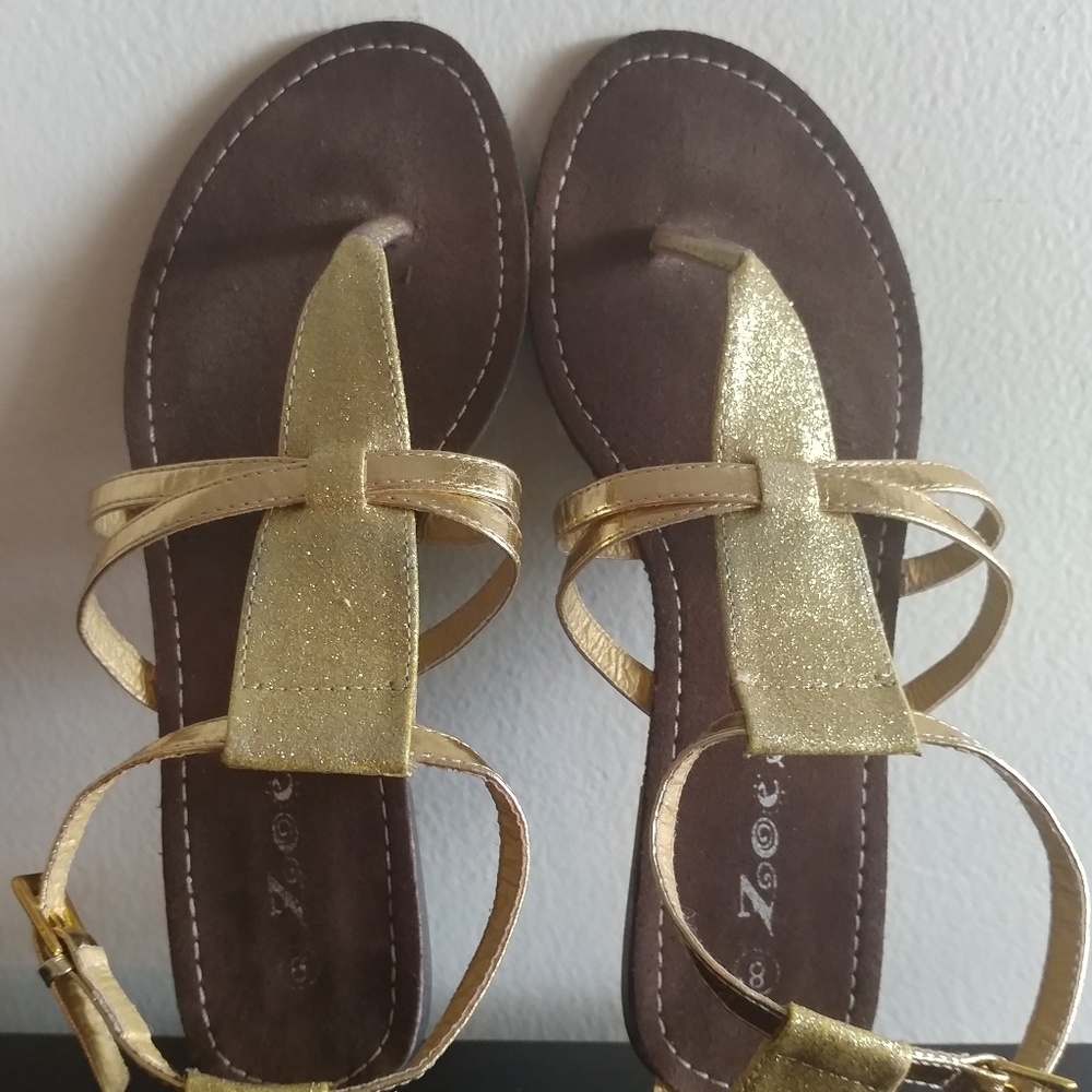 Gold sandals 👡